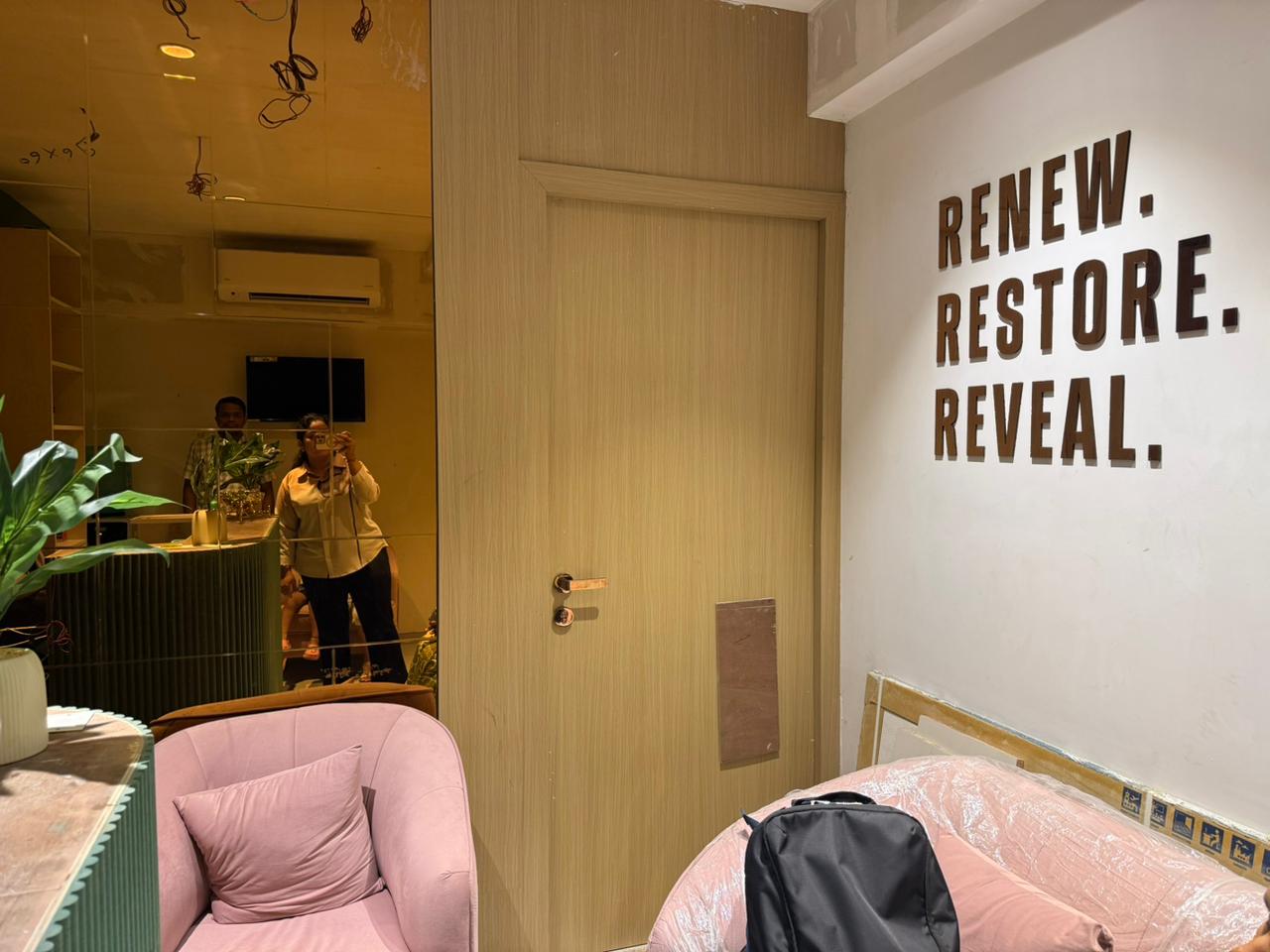 RIVÉRA Aesthetics reception and waiting lounge